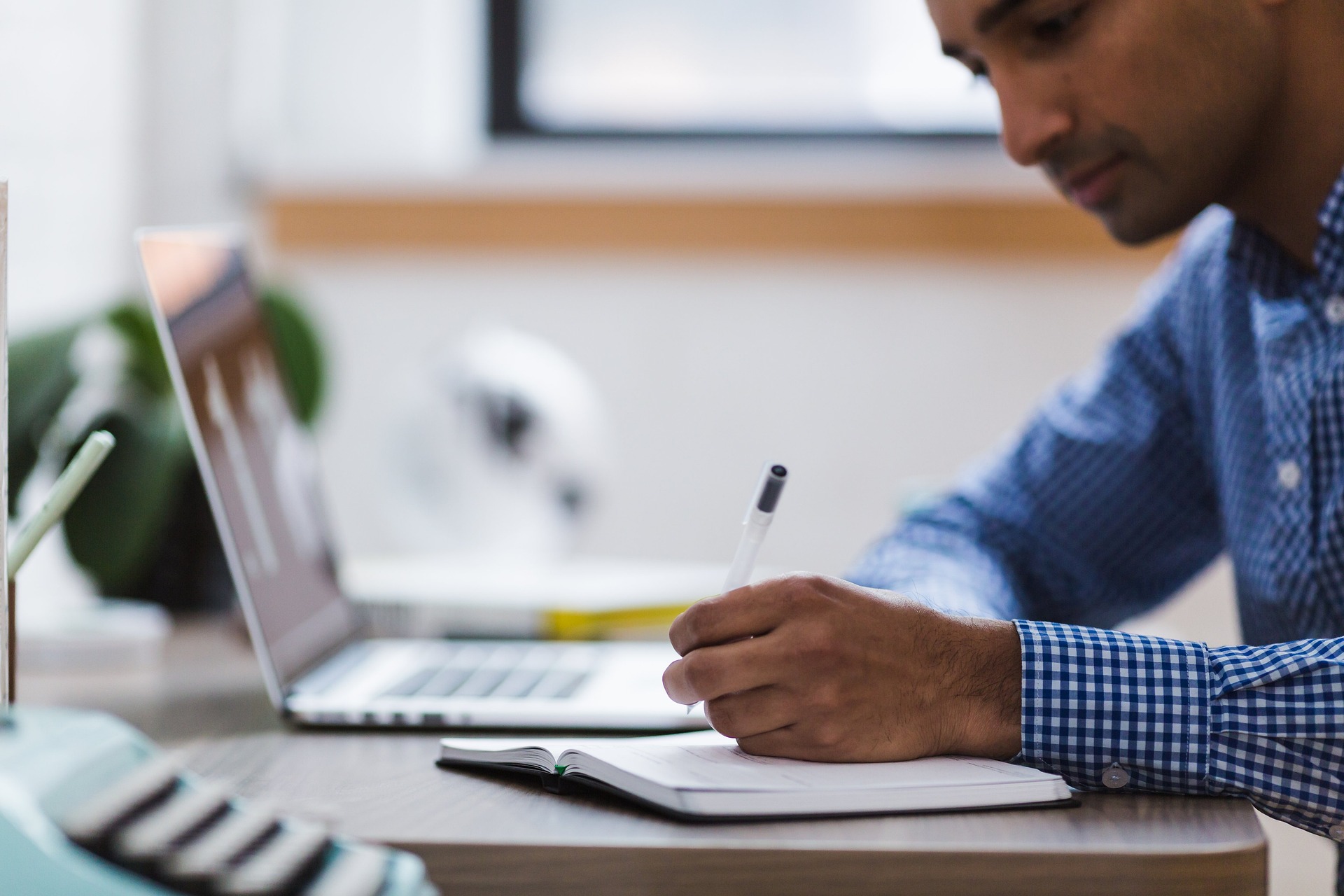 Accounts & Payroll Assistant